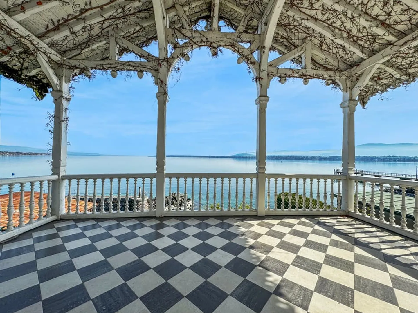 Versoix: Casa di charme a piedi nell'acqua, con molo privato - Foto 10 di 13