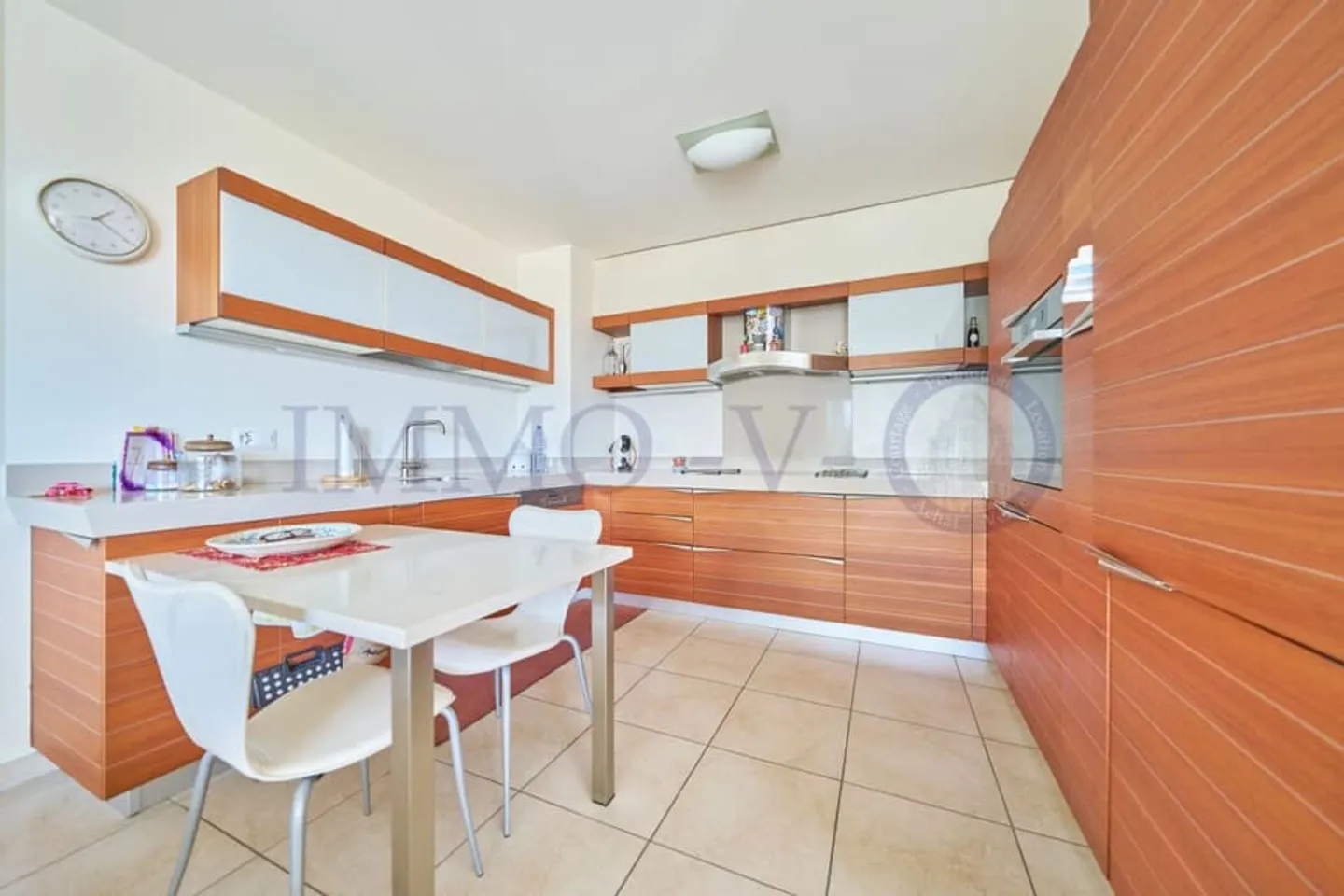 SPACIEUX ET LUMINEUX AVEC BALCON - Photo 5 sur 9