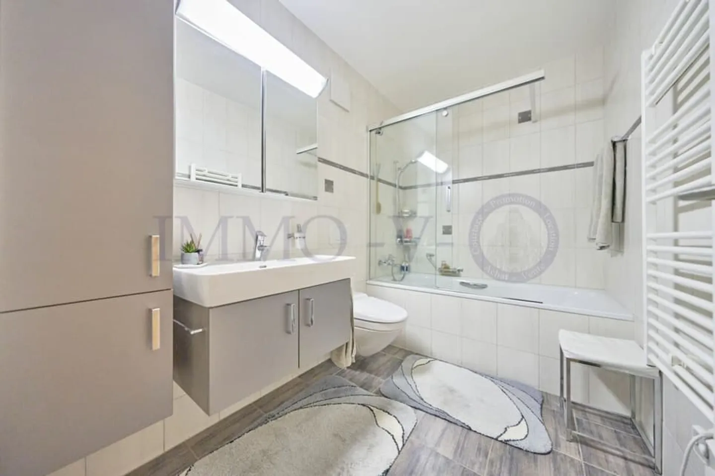 SPACIEUX ET LUMINEUX AVEC BALCON - Photo 9 sur 9