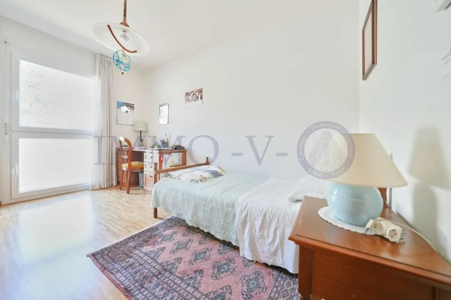 SPACIEUX ET LUMINEUX AVEC BALCON - Photo 7 sur 9