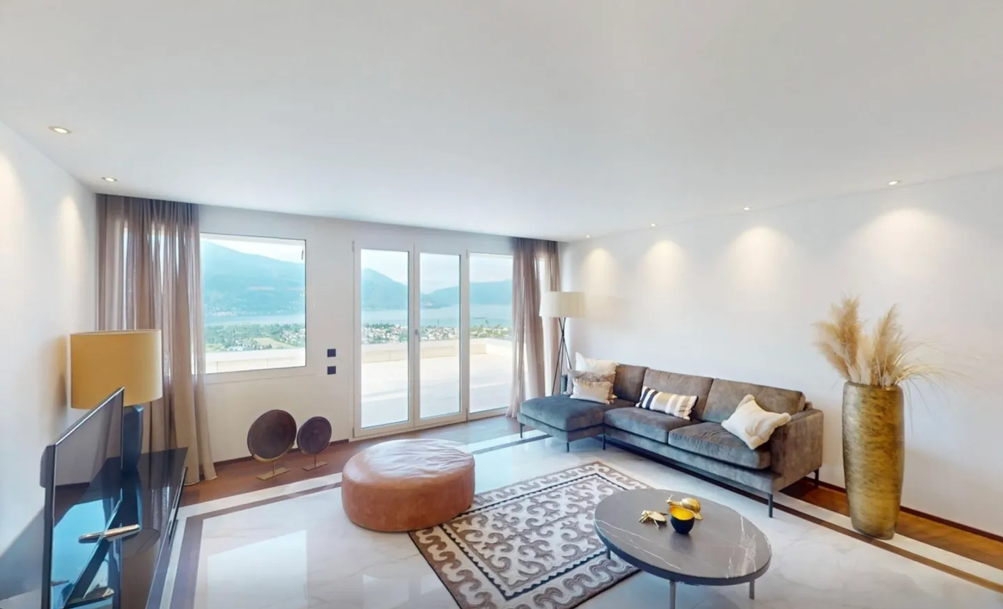 Appartamento di lusso con vista lago - Foto 9 di 26