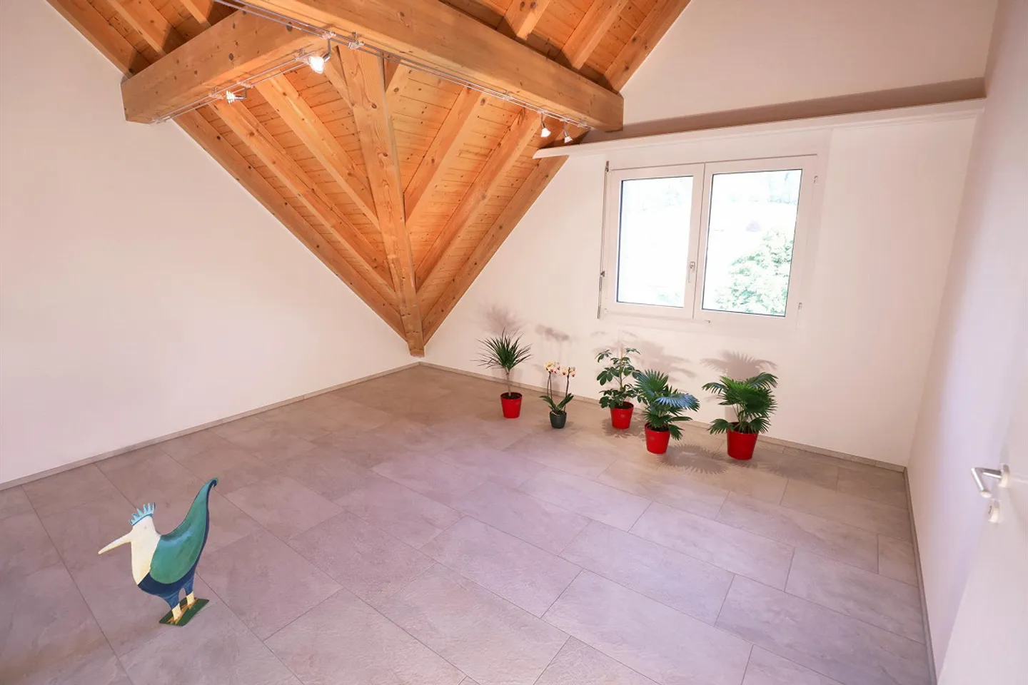 Aussergewöhnliche, sonnige 3,5-Zimmer-Dachwohnung mit Wintergarten - Foto 5 von 11