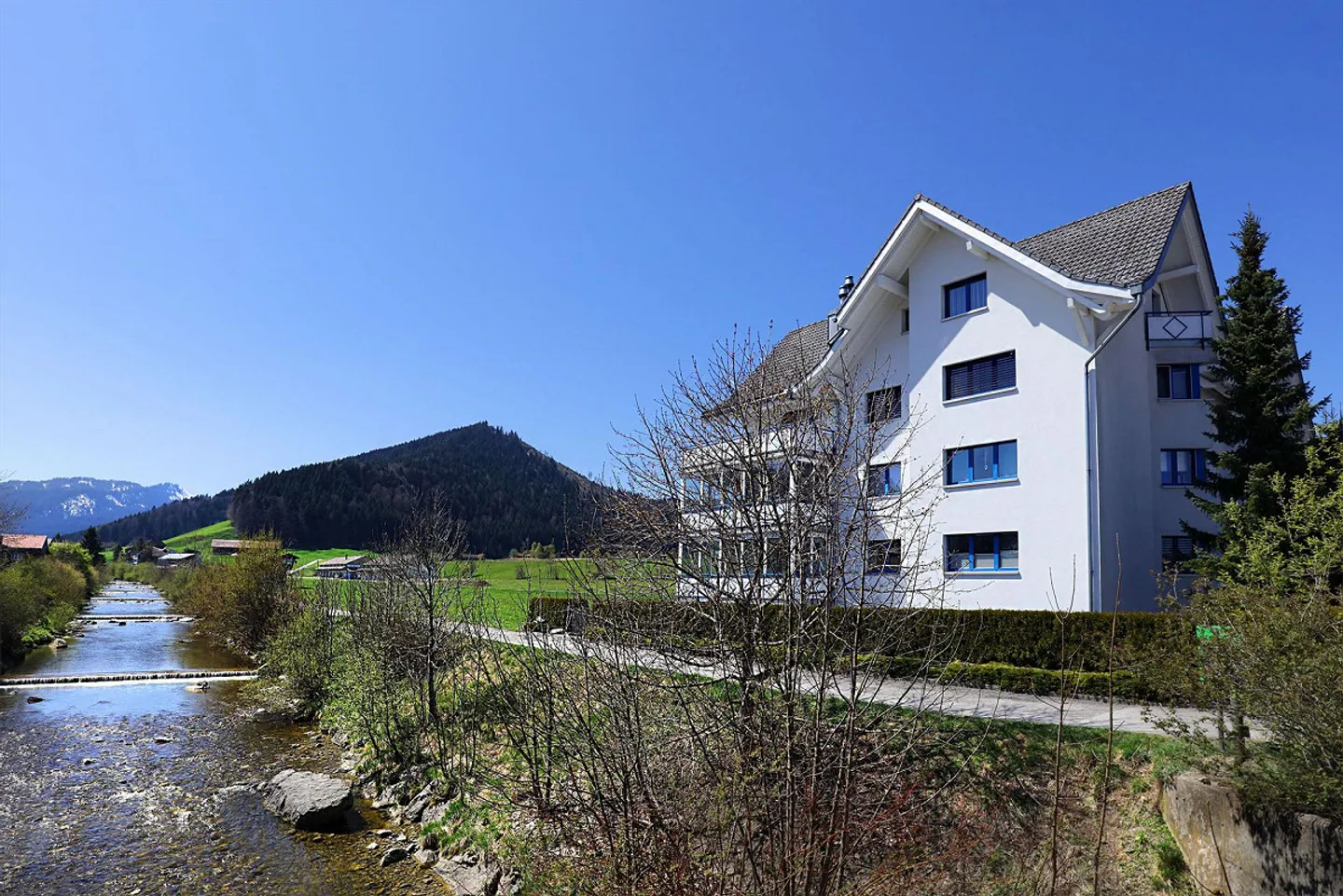 Aussergewöhnliche, sonnige 3,5-Zimmer-Dachwohnung mit Wintergarten - Foto 10 von 11