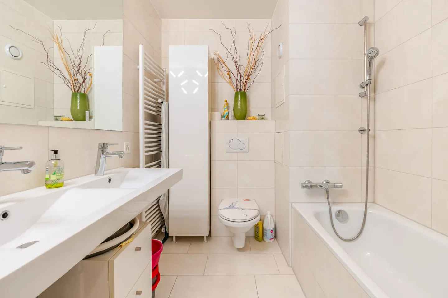 Living with Charm - Bright 3.5 Room Apartment with Quiet Balcony to the Courtyard - Photo 7 of 13
