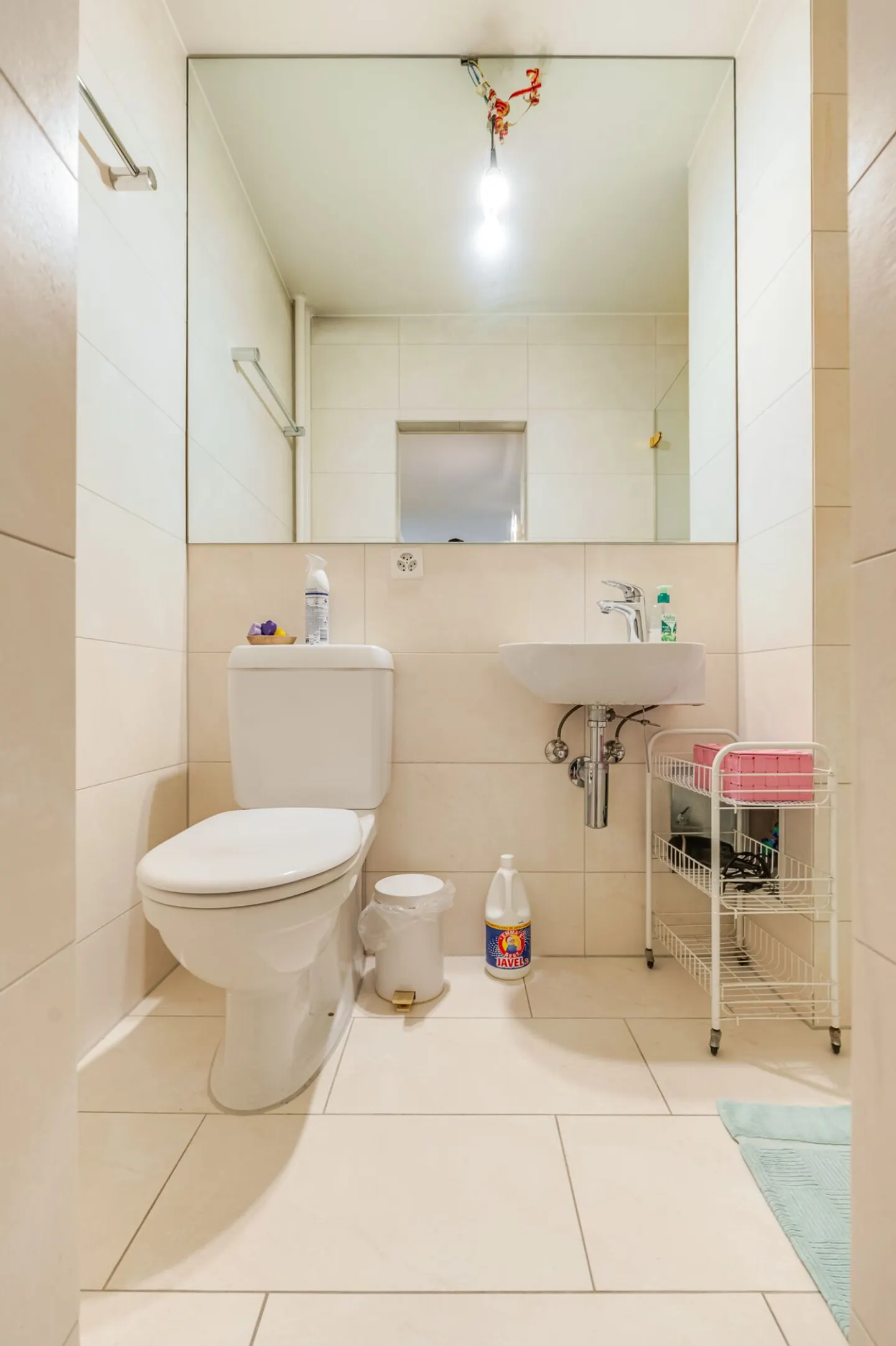 Living with Charm - Bright 3.5 Room Apartment with Quiet Balcony to the Courtyard - Photo 8 of 13