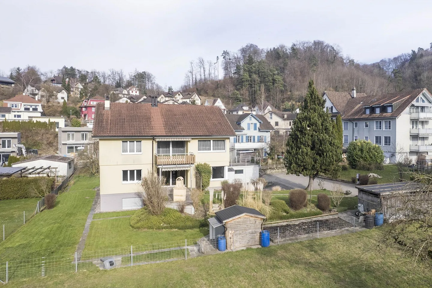 ZFH in a beautiful location - Photo 2 of 13