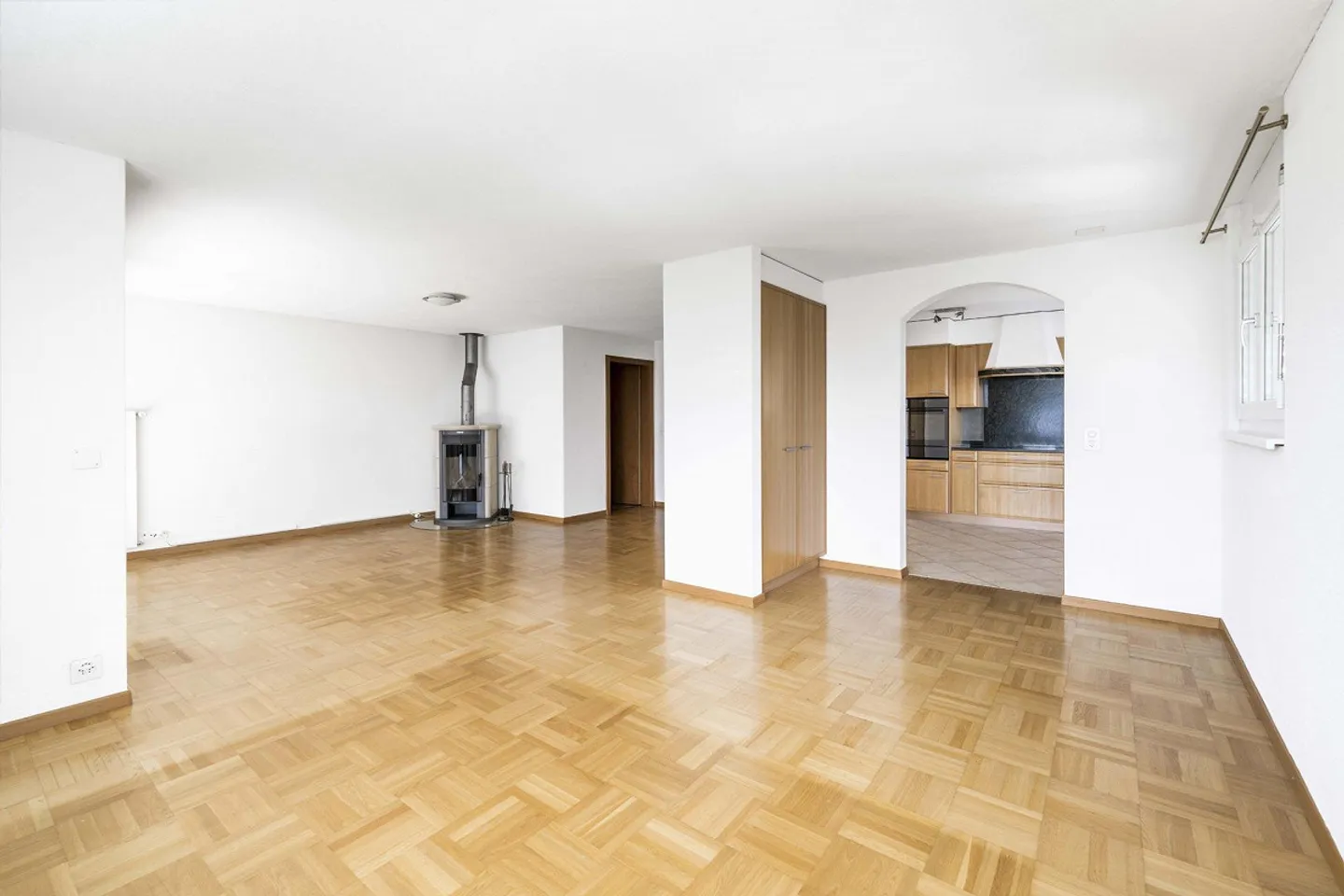 ZFH in a beautiful location - Photo 4 of 13