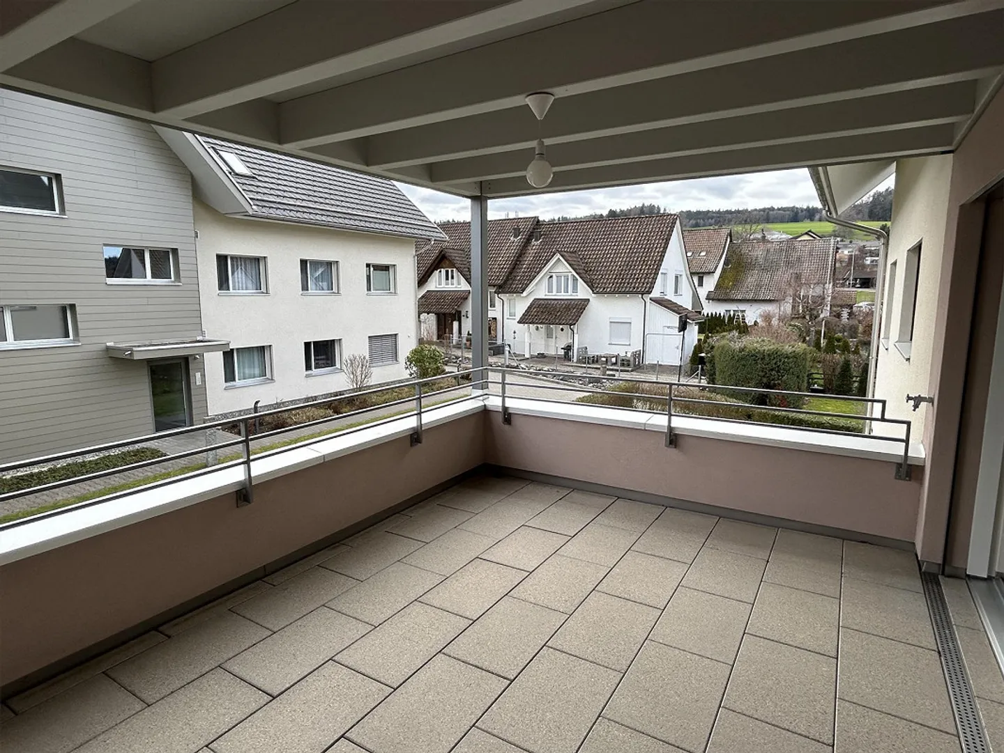 Vivere comodamente in campagna – lavorare a Zurigo, Zug o Aarau - Foto 5 di 12