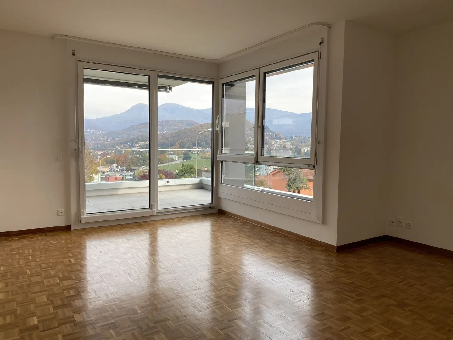 Appartamento 3,5 locali con grande balcone - Foto 2 di 8