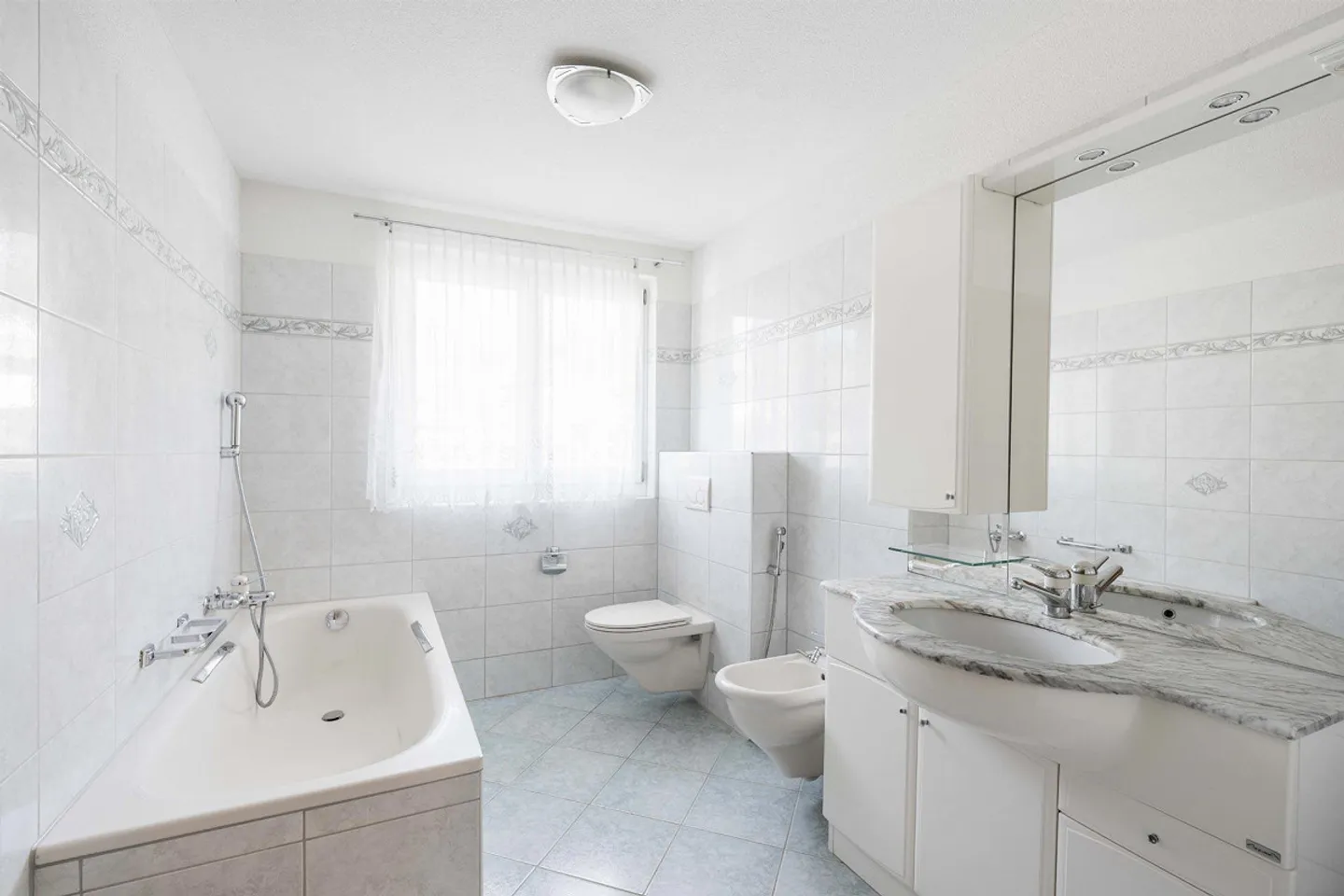 ZFH in a beautiful location - Photo 12 of 13