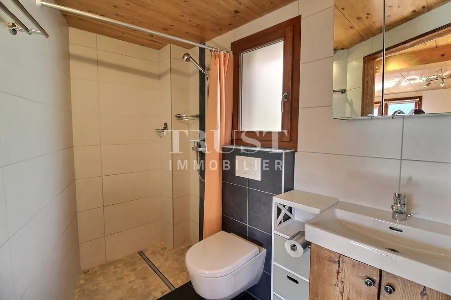 LUC / AYENT - WUNDERSCHÖNE RENOVIERTE SCHEUNE MIT DORFHAUS - Foto 12 von 13