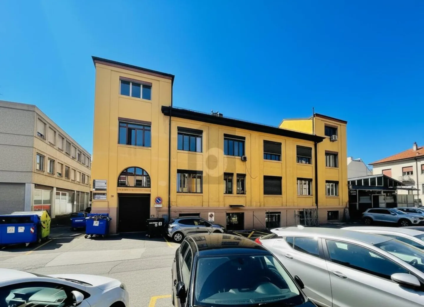 IDEALLY LOCATED GROUND FLOOR IN A QUIET AREA - Photo 1 of 6