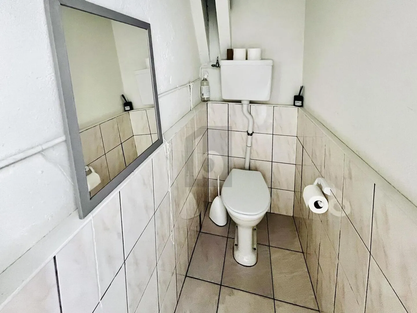 IDEALLY LOCATED GROUND FLOOR IN A QUIET AREA - Photo 5 of 6