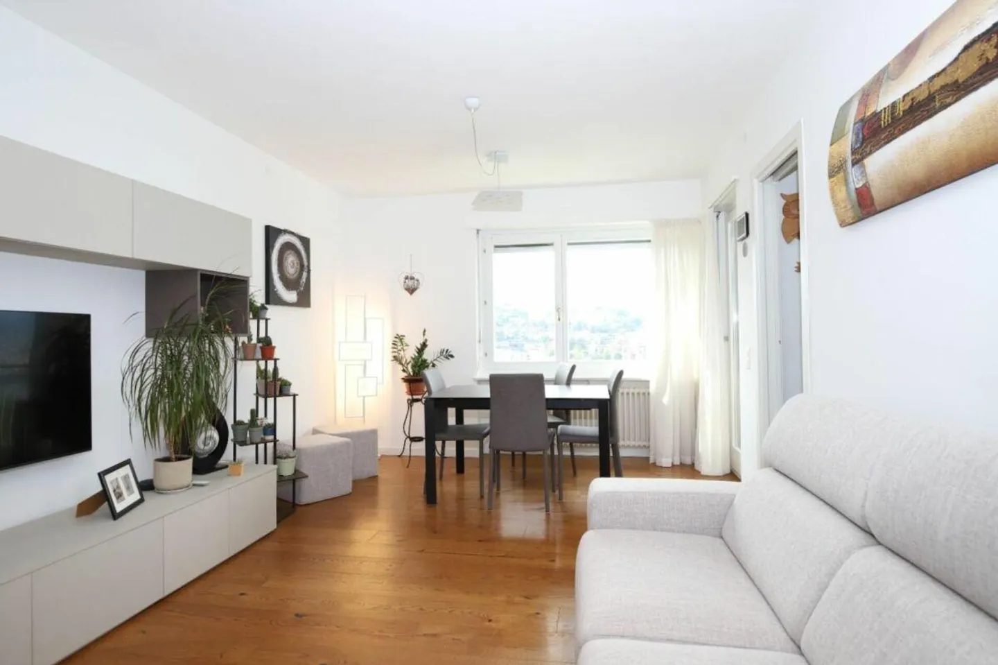 Bellissimo appartamento con vista lago - Foto 3 di 6