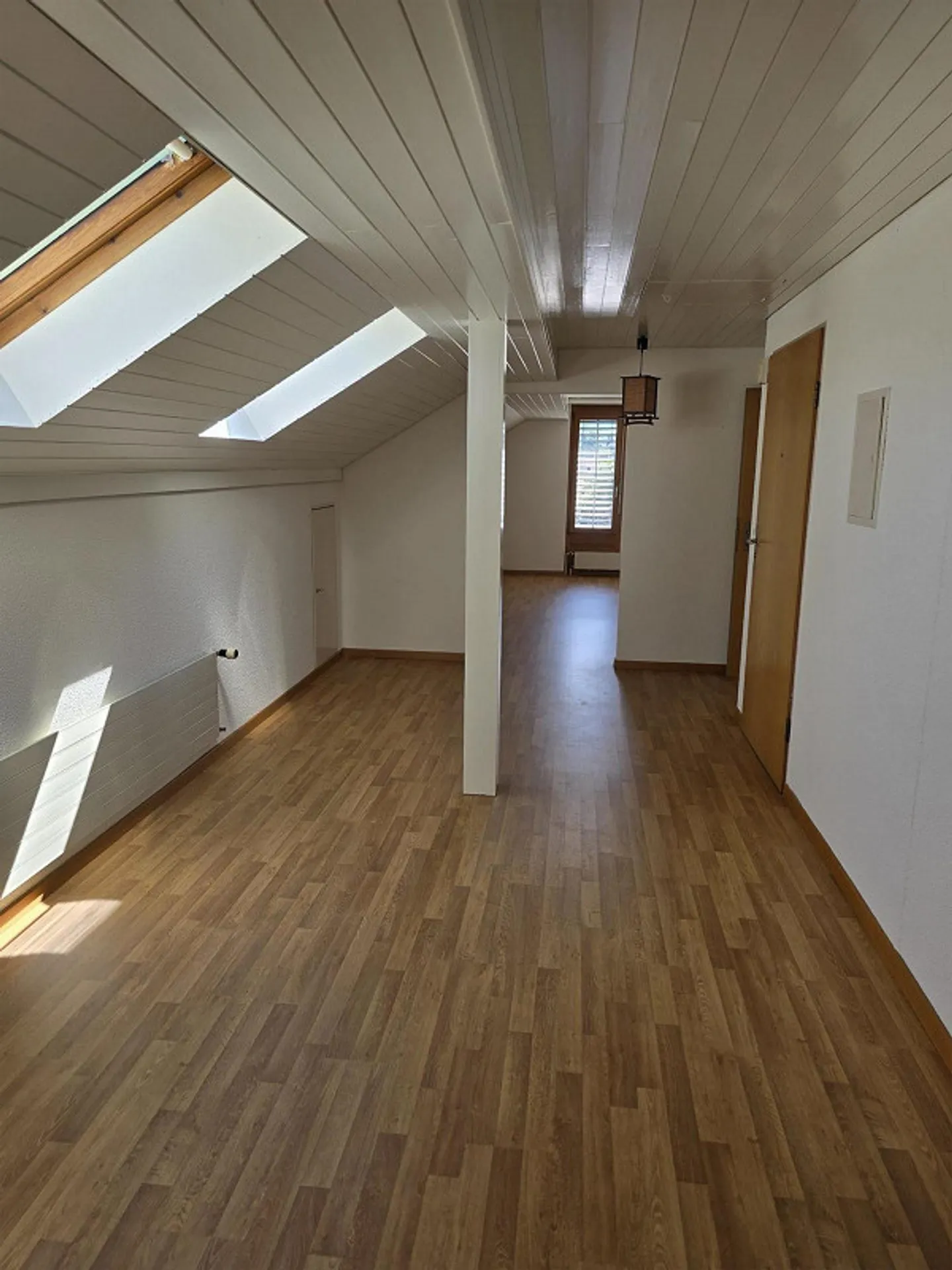 Beautifully renovated 3-room apartment - Photo 5 of 6