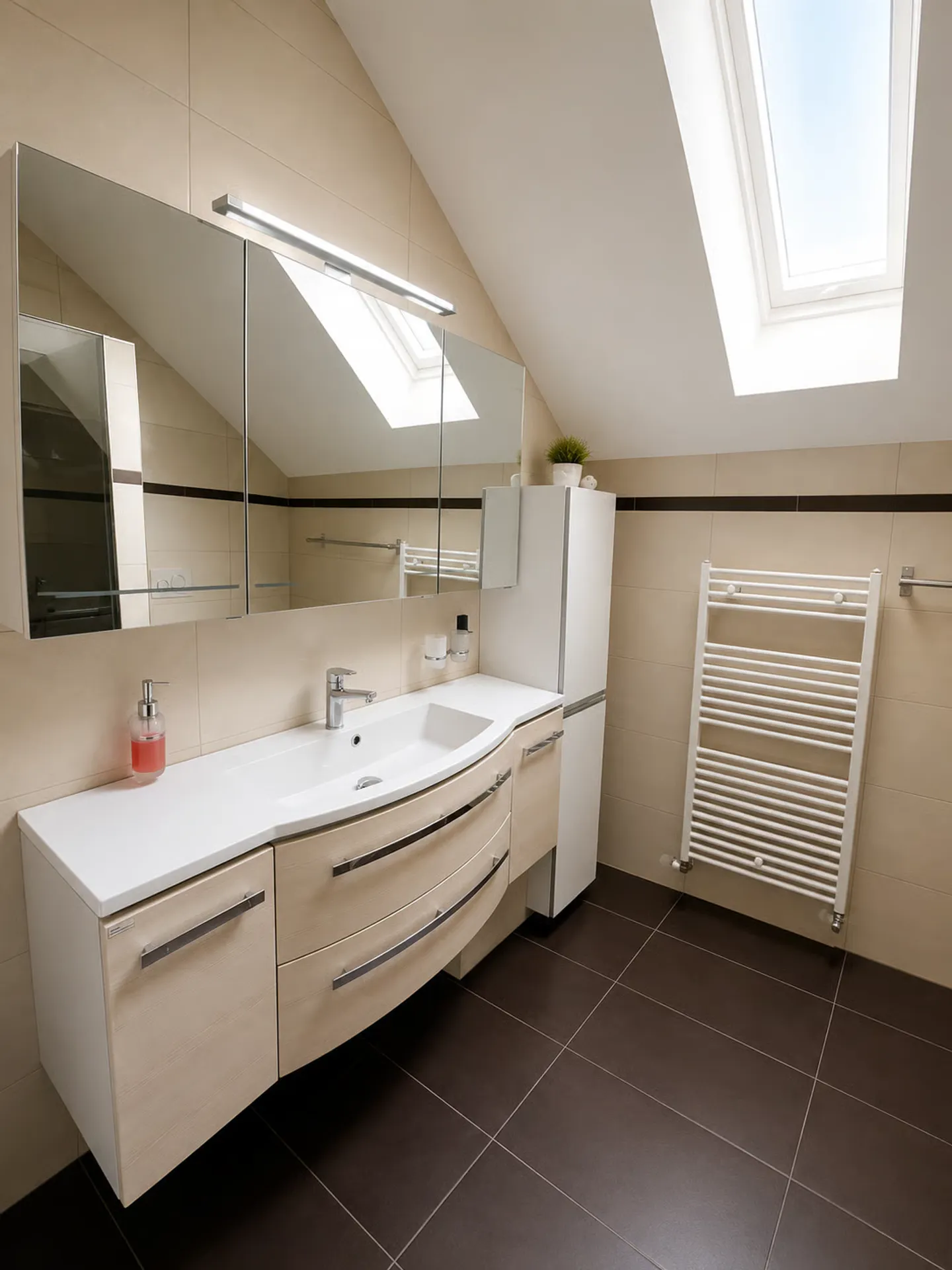 Propriété avec caractère, composée de 3 appartements – 393 m² de surface habitable à Romont - Photo 13 sur 13
