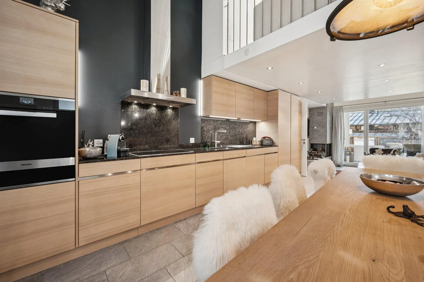 Charming home with alpine flair - Photo 2 of 4