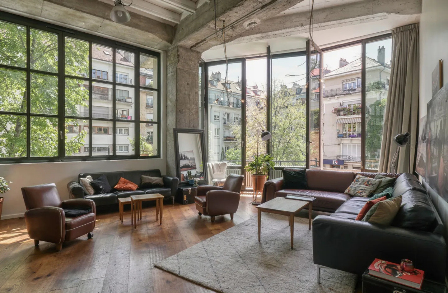 Off-Market! Splendid high-end duplex in the center of Geneva - Photo 1 of 2