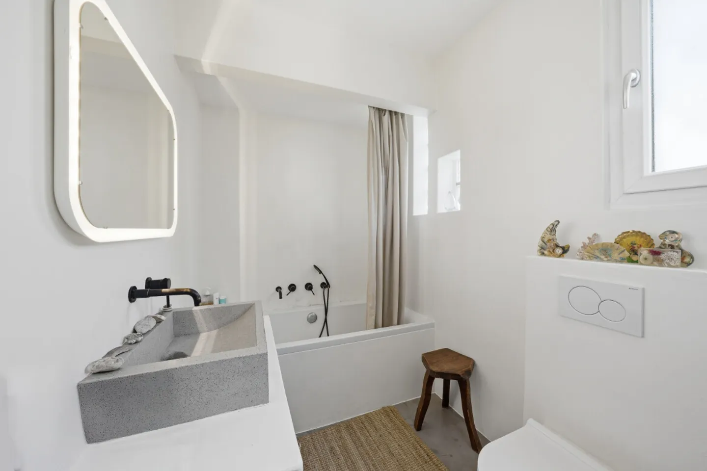 EXCLUSIVE - Elegant renovated villa in a peaceful living environment - Photo 11 of 13