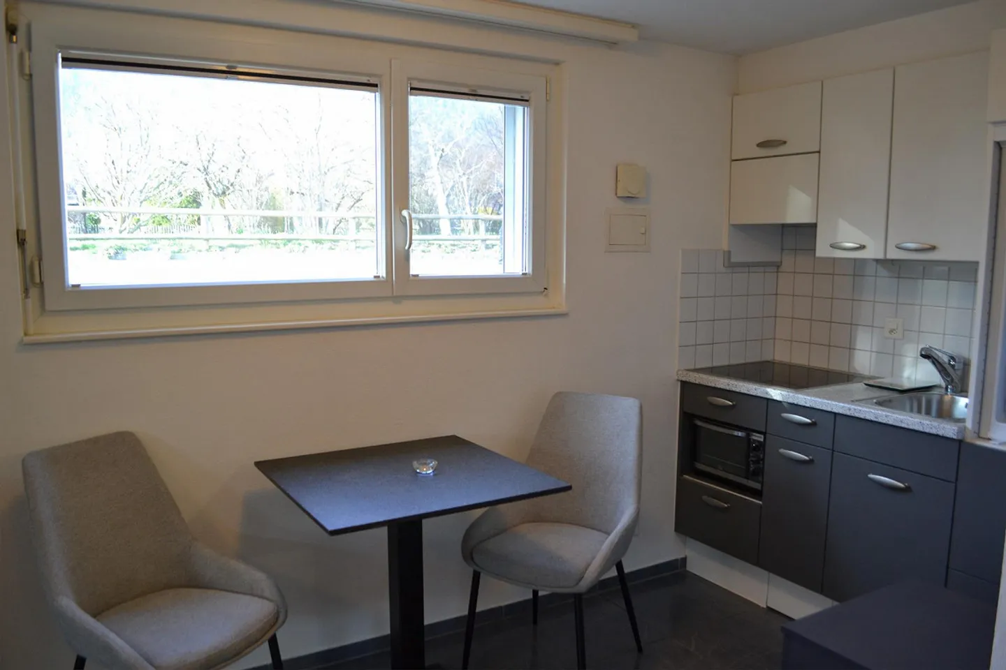 Studio ristrutturato con terrazza – per single, pendolari o pensionati - Foto 4 di 10