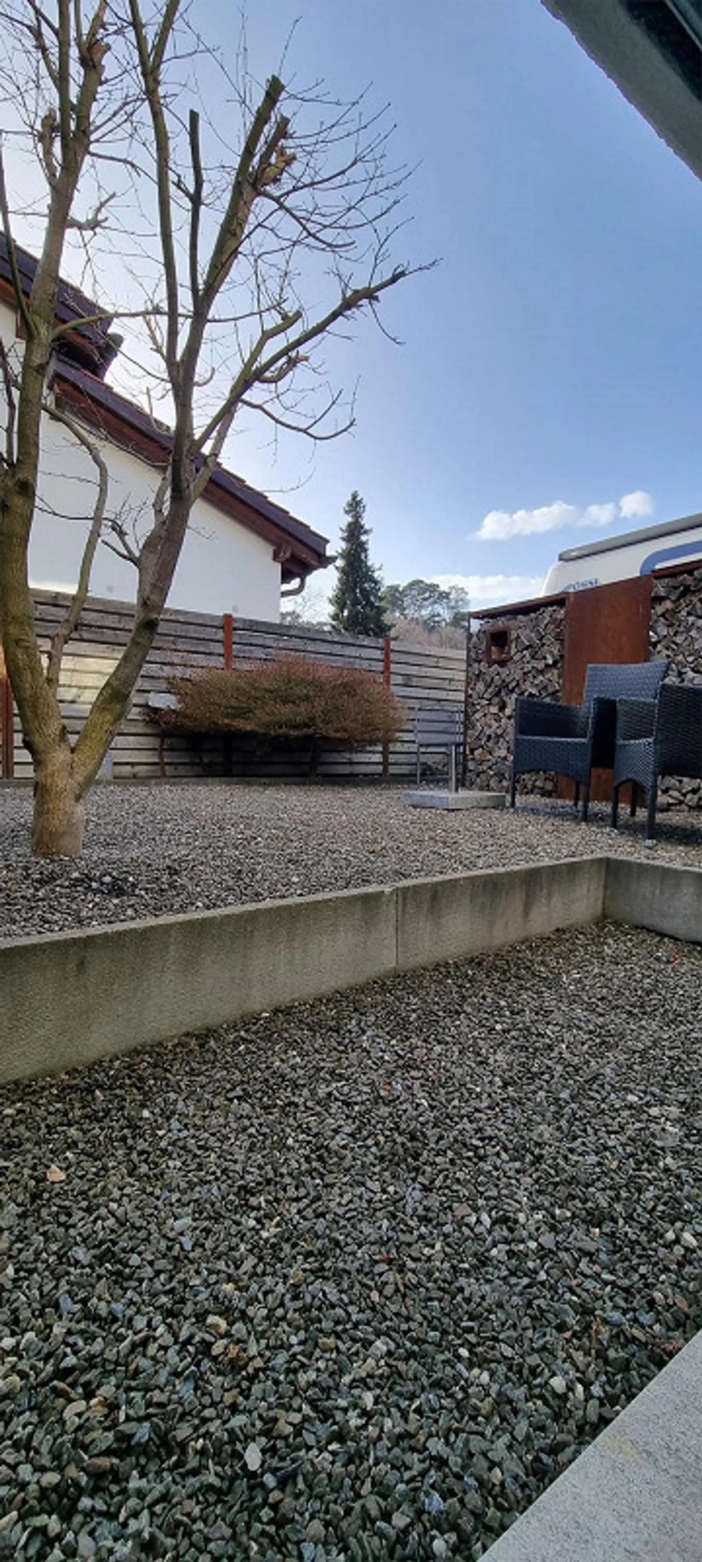 Studio ristrutturato con terrazza – per single, pendolari o pensionati - Foto 8 di 10