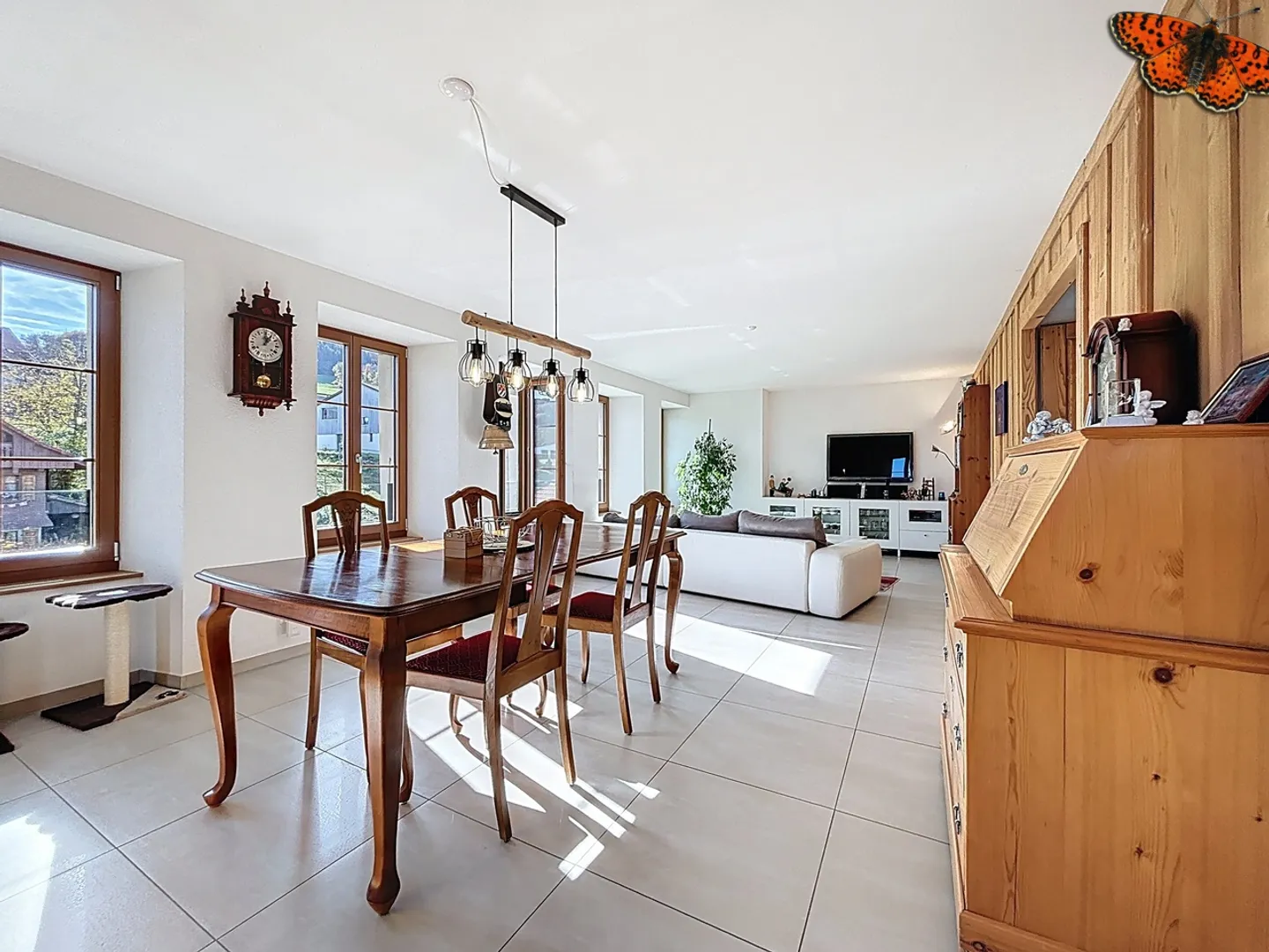 Superb 4.5-room apartment in a renovated farmhouse in Villarsiviriaux - Photo 1 of 14