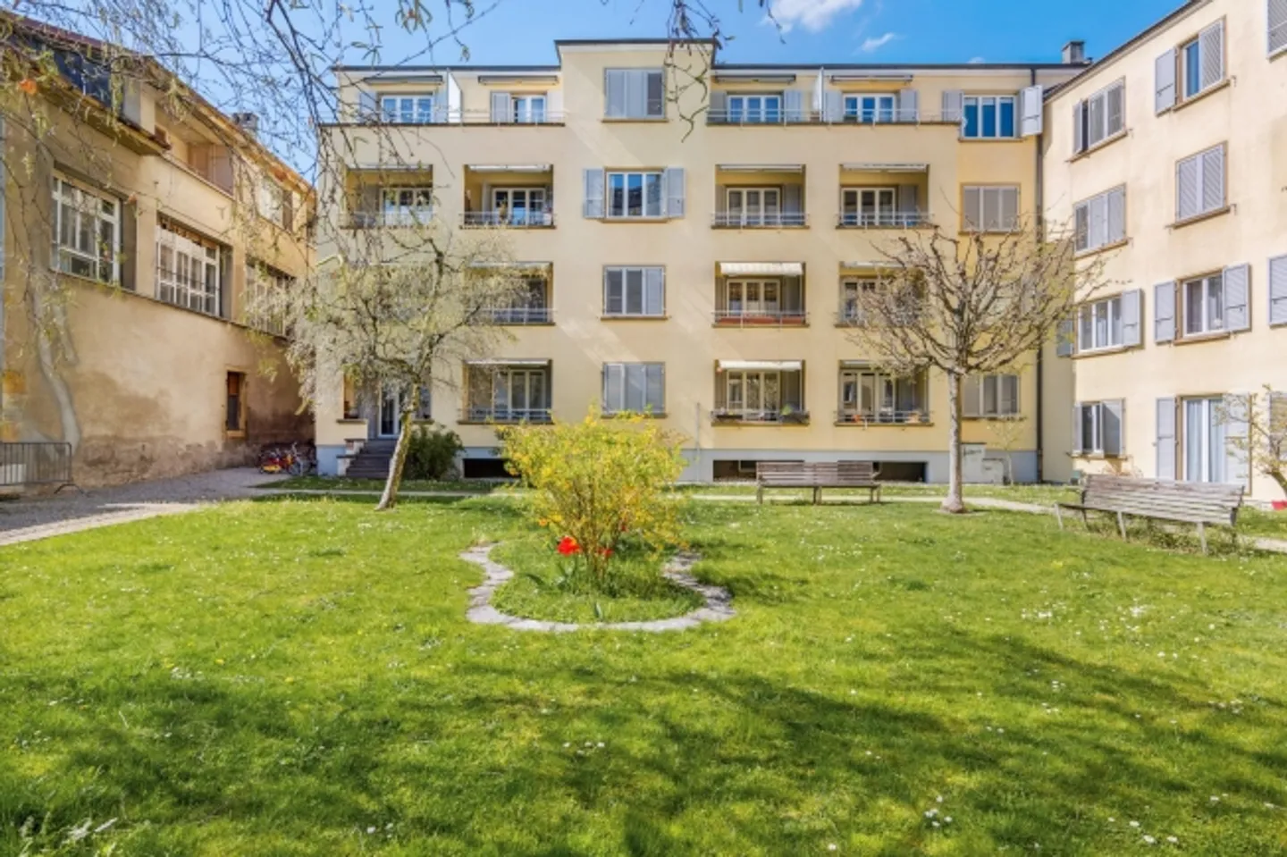 Bright Apartment with Balcony - NO DEPOSIT! - Photo 1 of 8