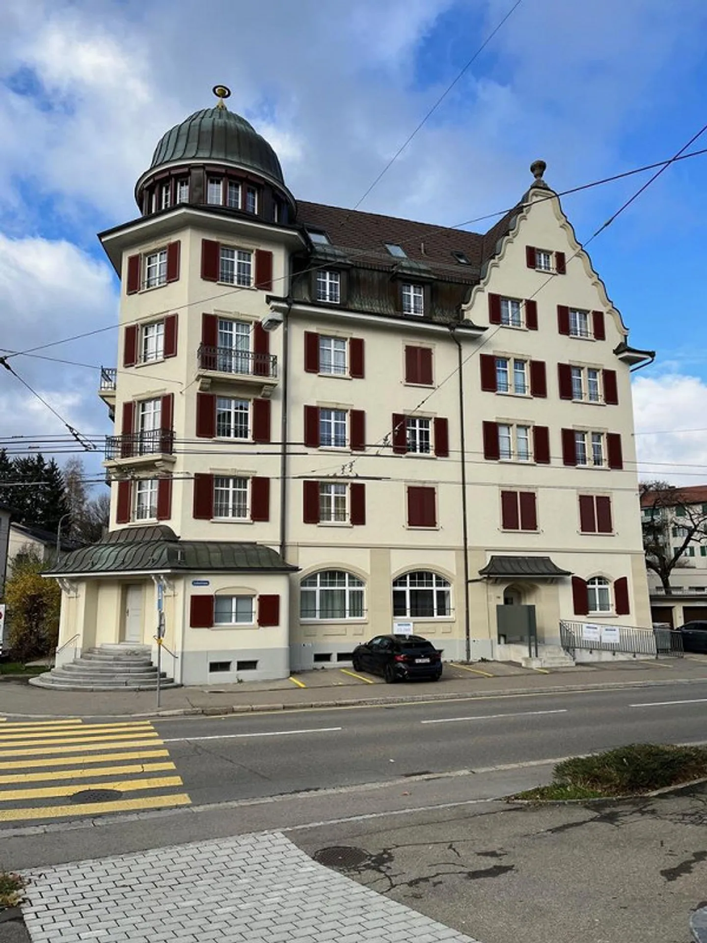 Moderna sala hobby in ottima posizione! - Foto 1 di 8