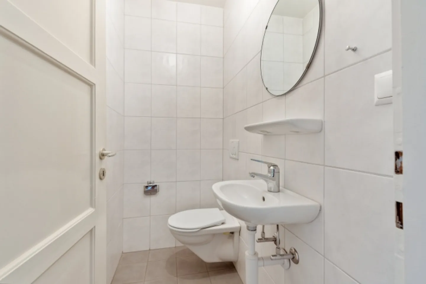 Bright Apartment with Balcony - NO DEPOSIT! - Photo 5 of 8