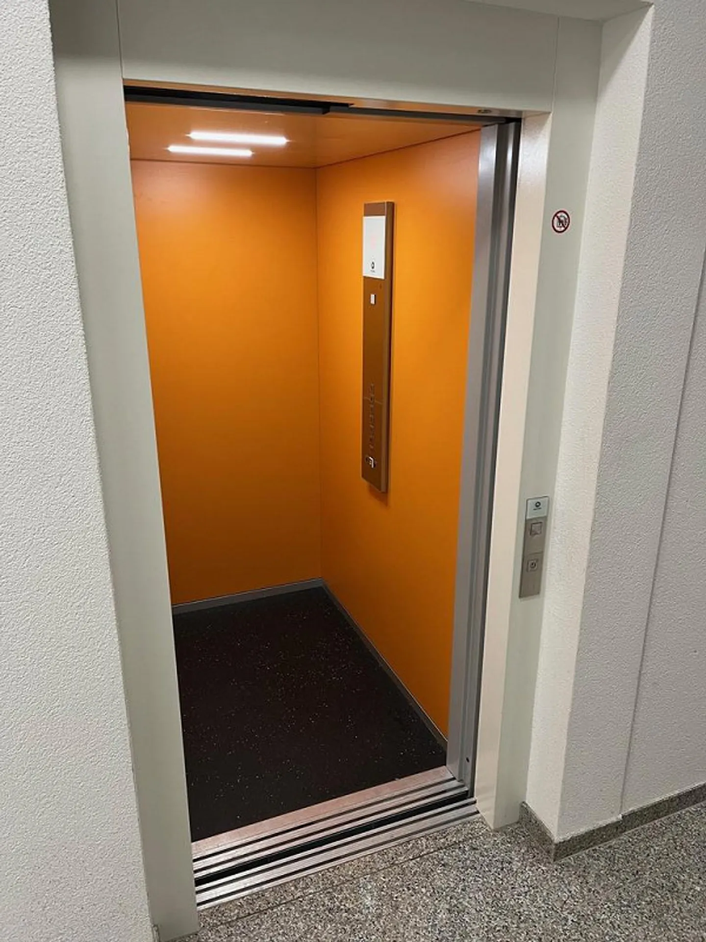 Moderna sala hobby in ottima posizione! - Foto 8 di 8