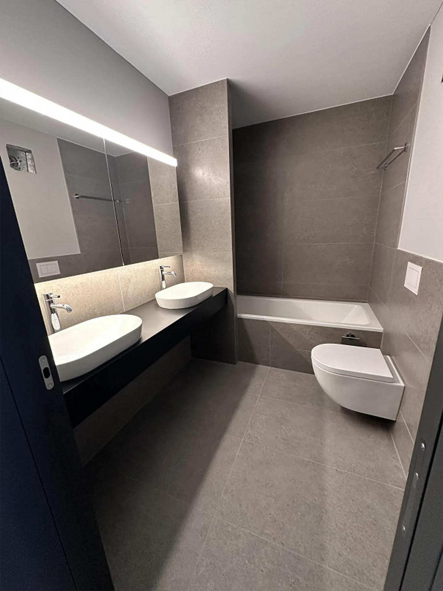 Renovierte Wohnung in Rotmonten - Foto 3 von 11