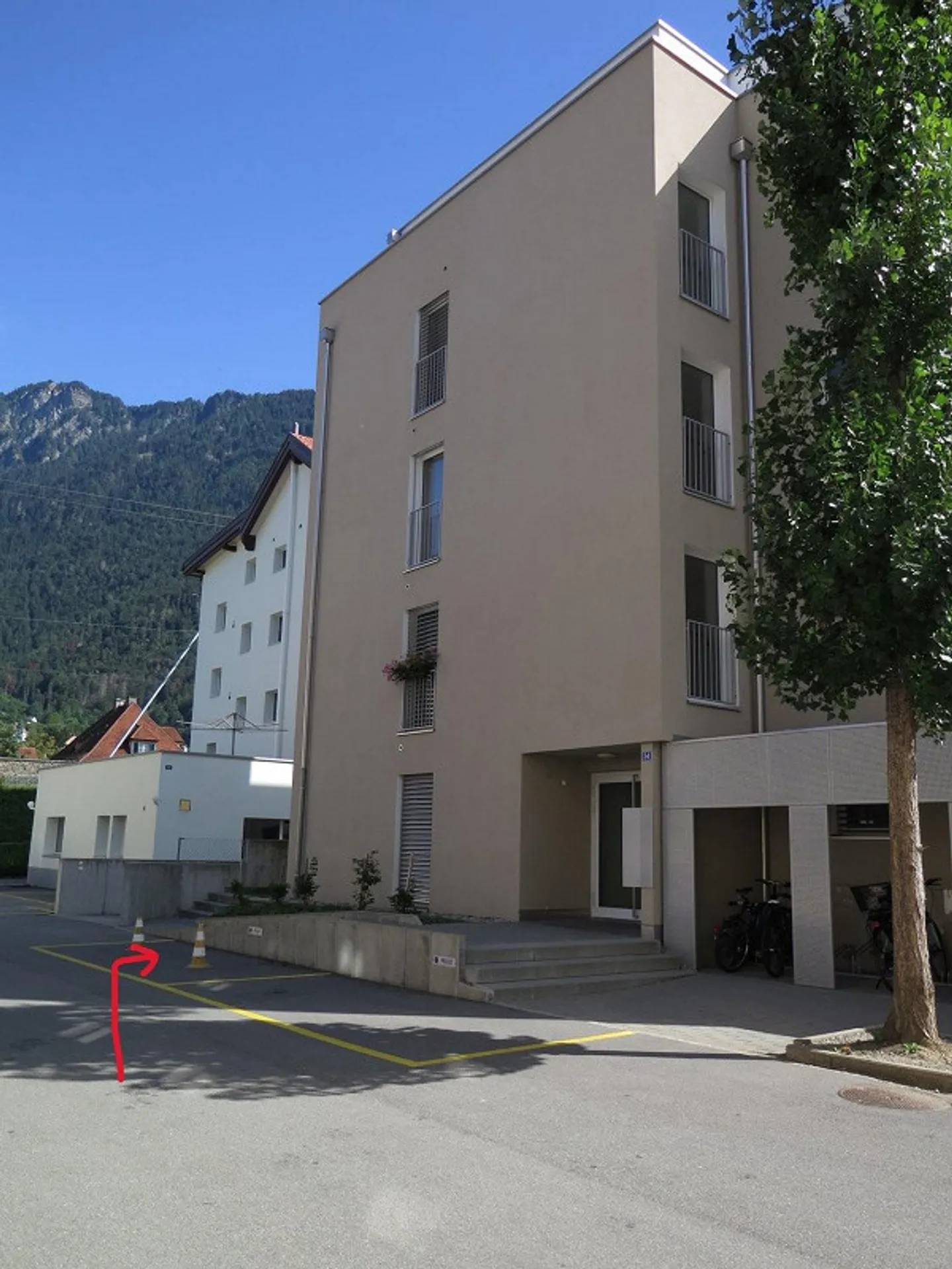 Outdoor parking space for rent - Photo 1 of 2
