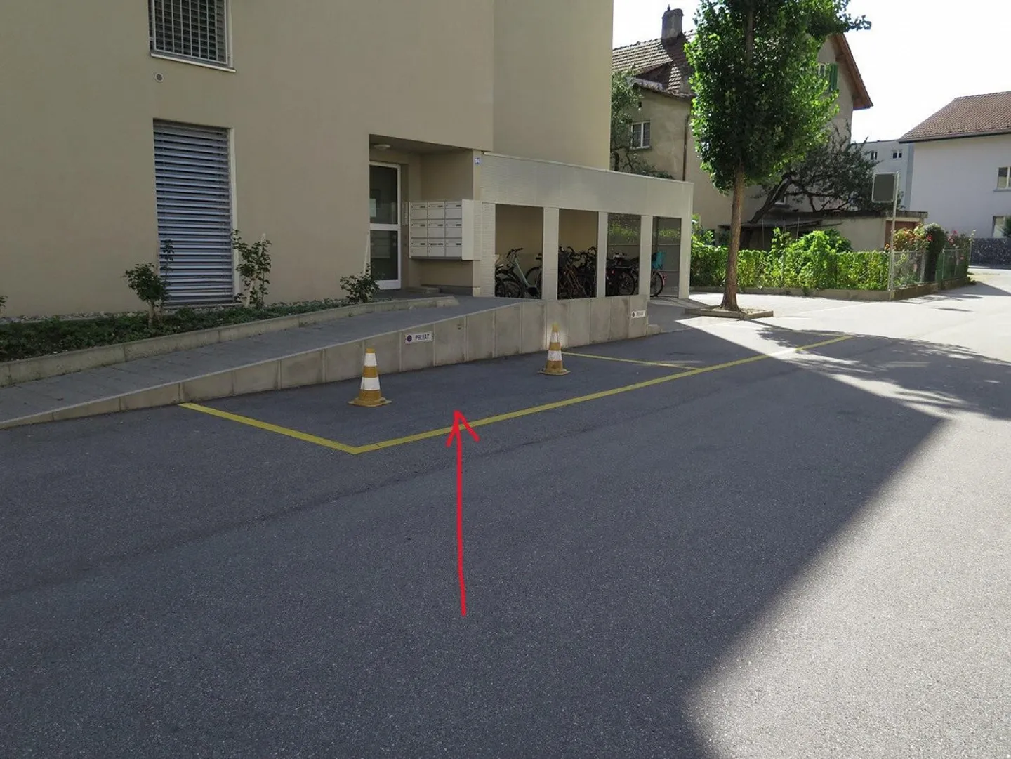 Outdoor parking space for rent - Photo 2 of 2