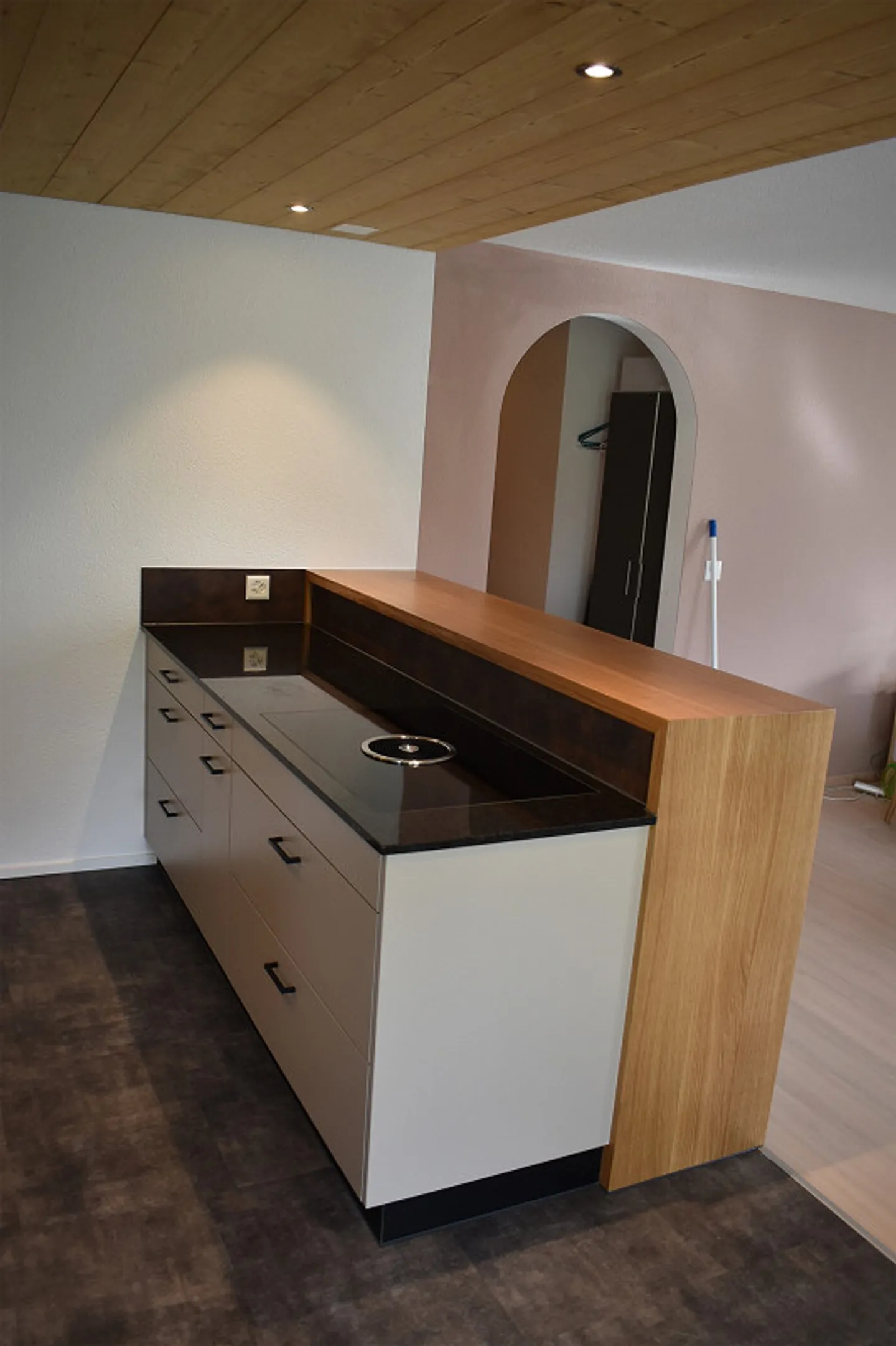 Appartamento con balcone e vista sul verde - Foto 3 di 12