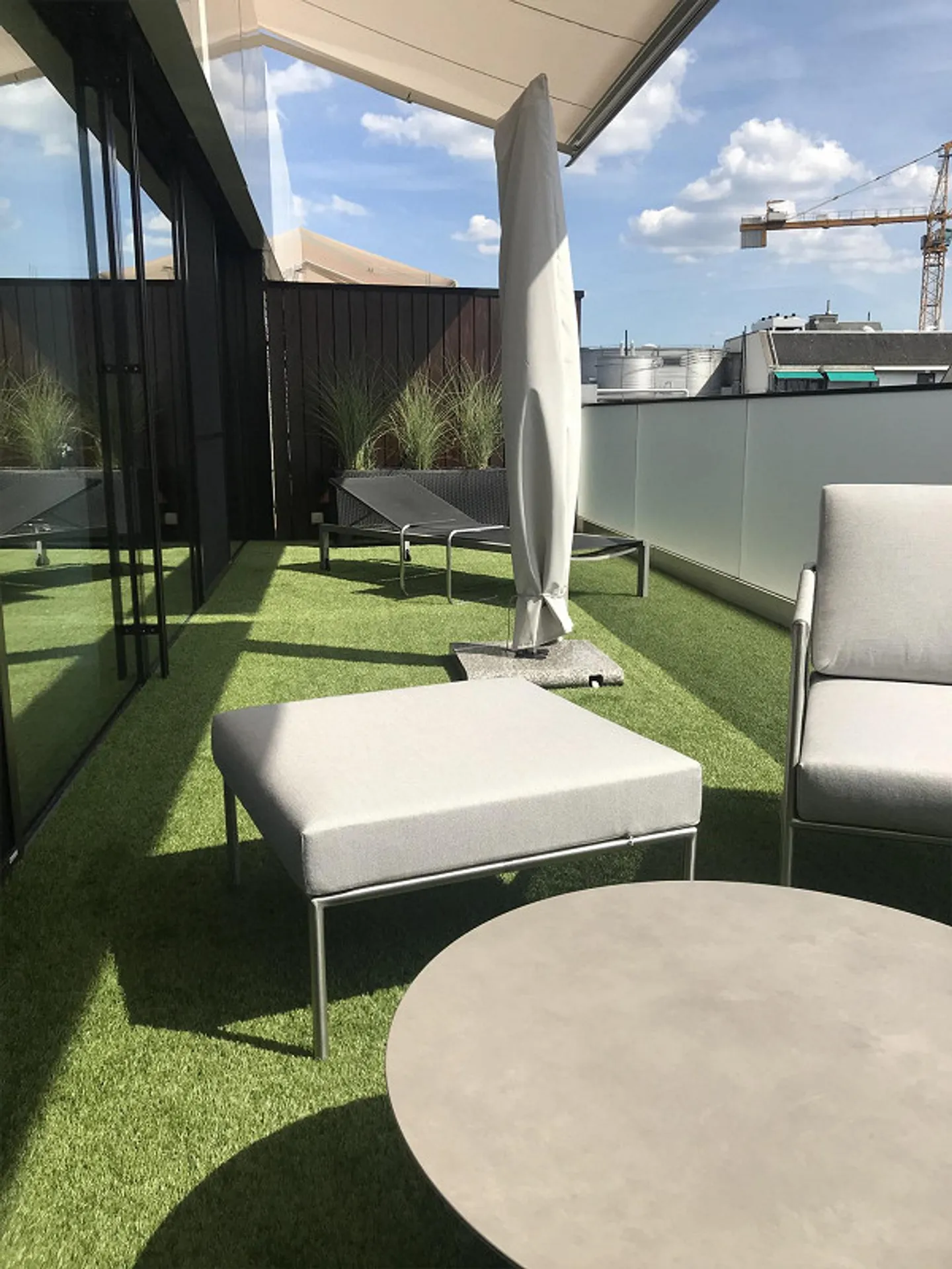 Furnished 2-room apartment with roof terrace in the ANFOS house - Photo 2 of 12