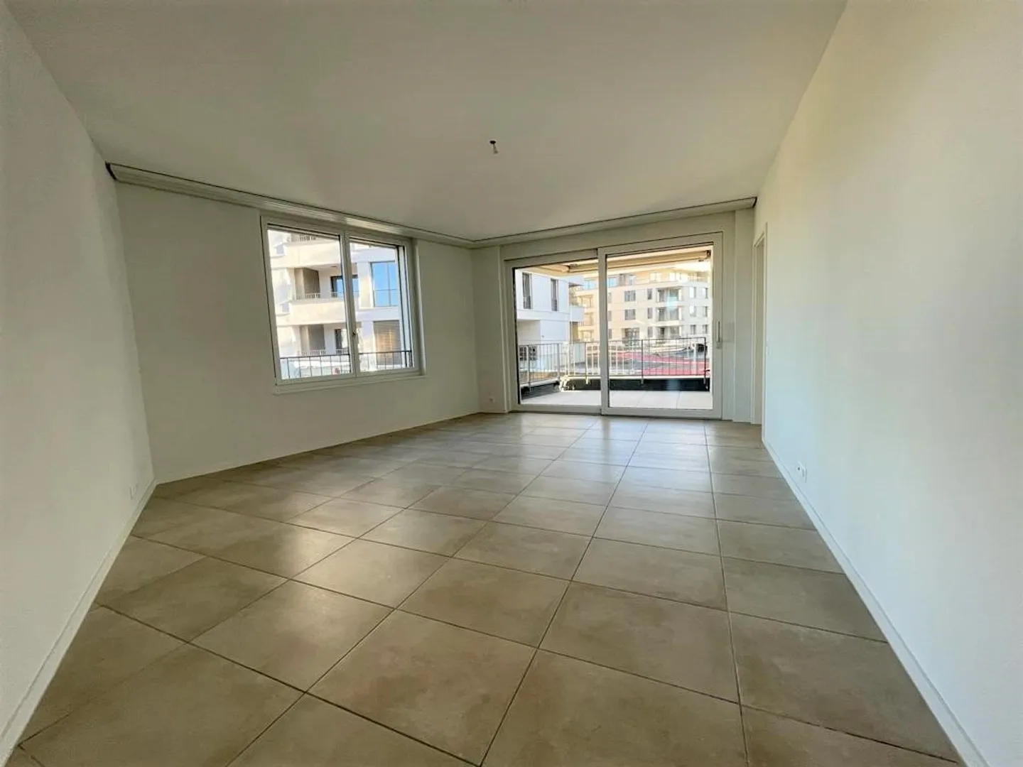 Schönes 4.5-Zimmer-Apartment im Erdgeschoss - Foto 2 von 6