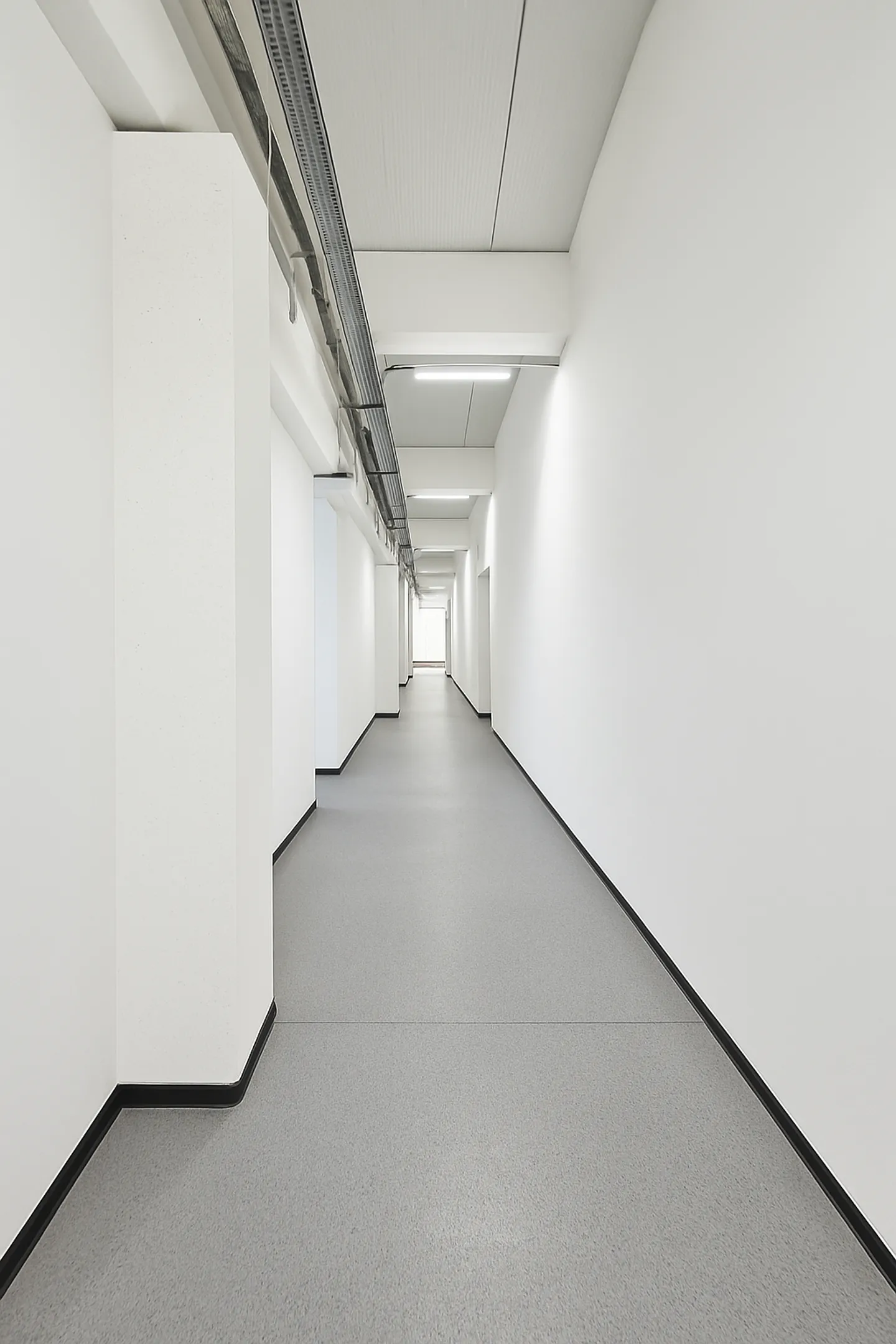 Workshop for sale - Photo 4 of 5