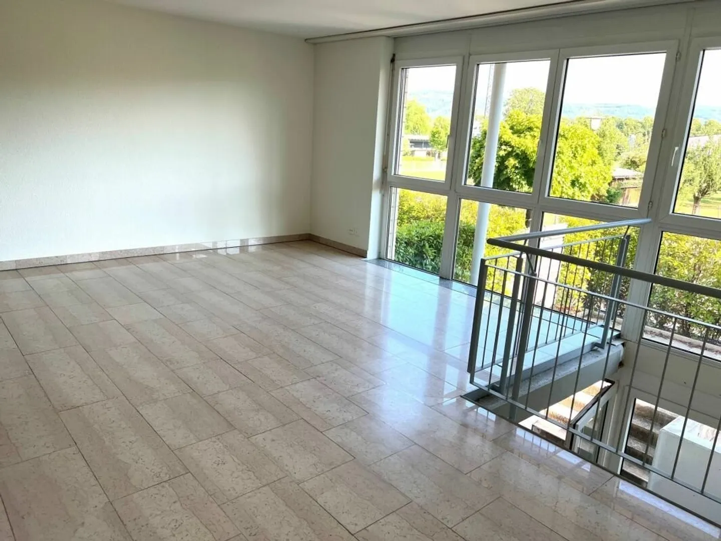 Living like in a single-family house with garden seating area - Photo 5 of 9