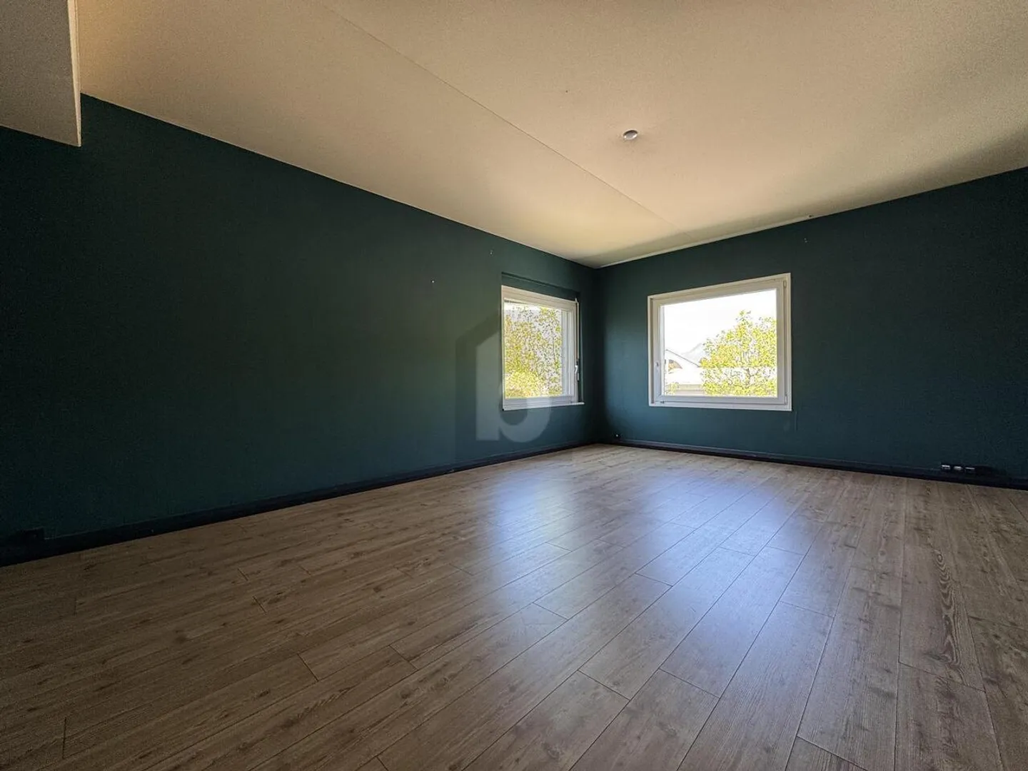 SPACIEUX, FONCTIONNEL ET LUMINEUX - Foto 4 von 6