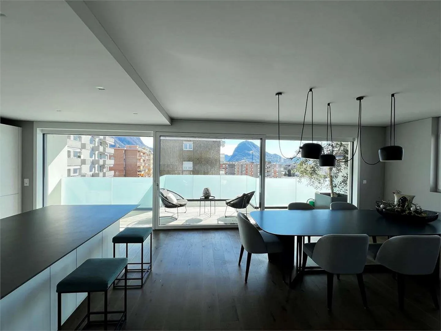 Rif. 2674 Pregassona Attico esclusivo con ascensore diretto - Foto 3 von 13