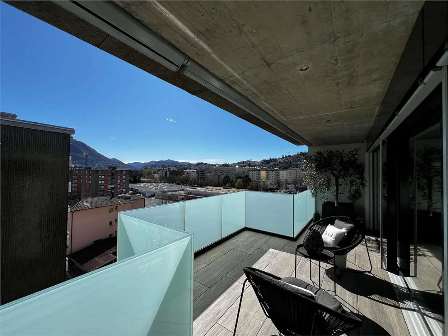 Rif. 2674 Pregassona Attico esclusivo con ascensore diretto - Foto 7 von 13