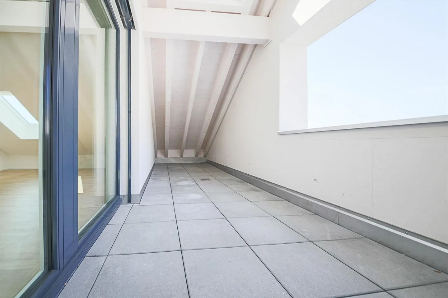 Charming and spacious attic apartment! - Photo 7 of 8