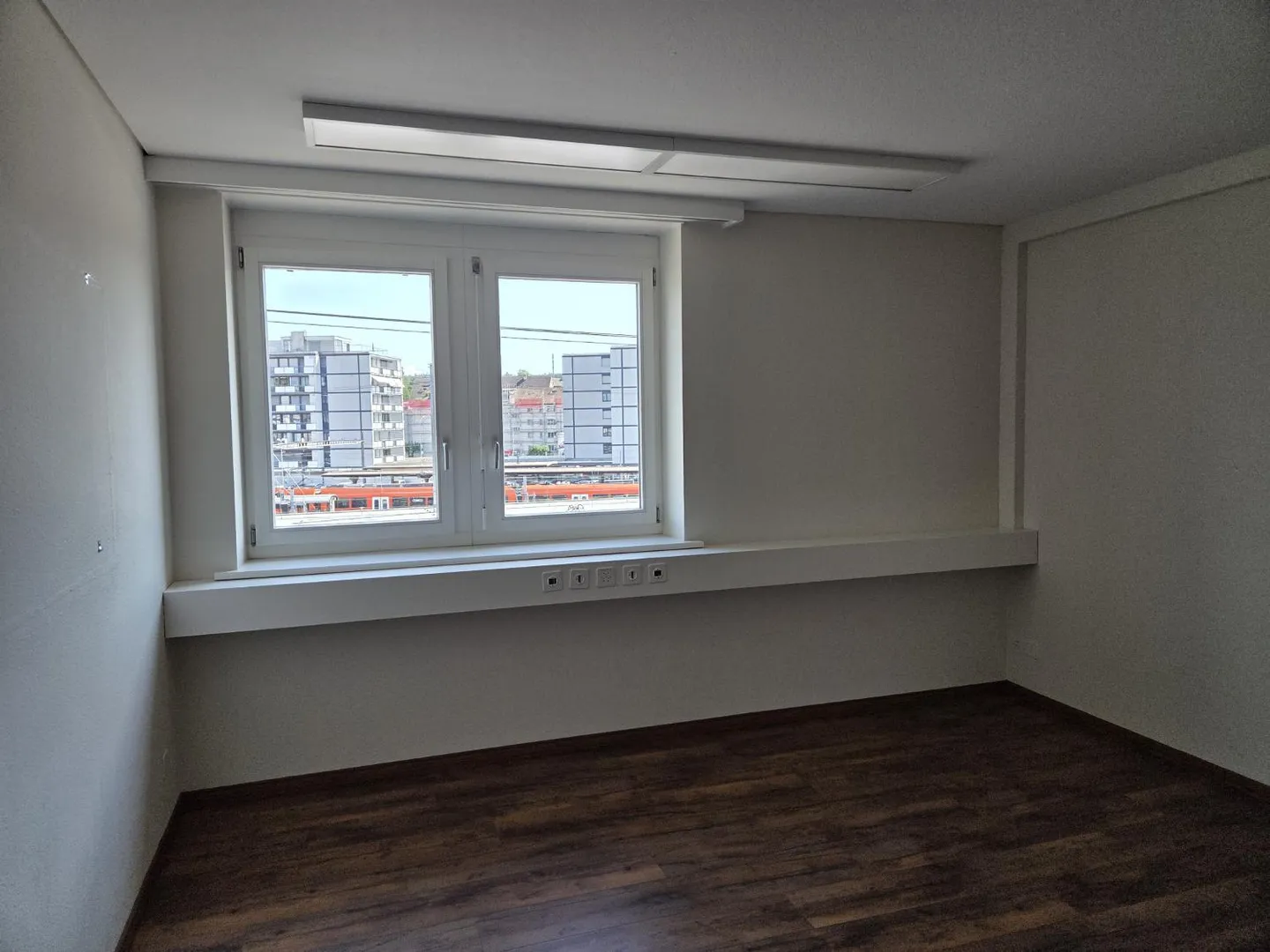 Unique Office Opportunity at SBB Station Solothurn - Photo 4 of 10