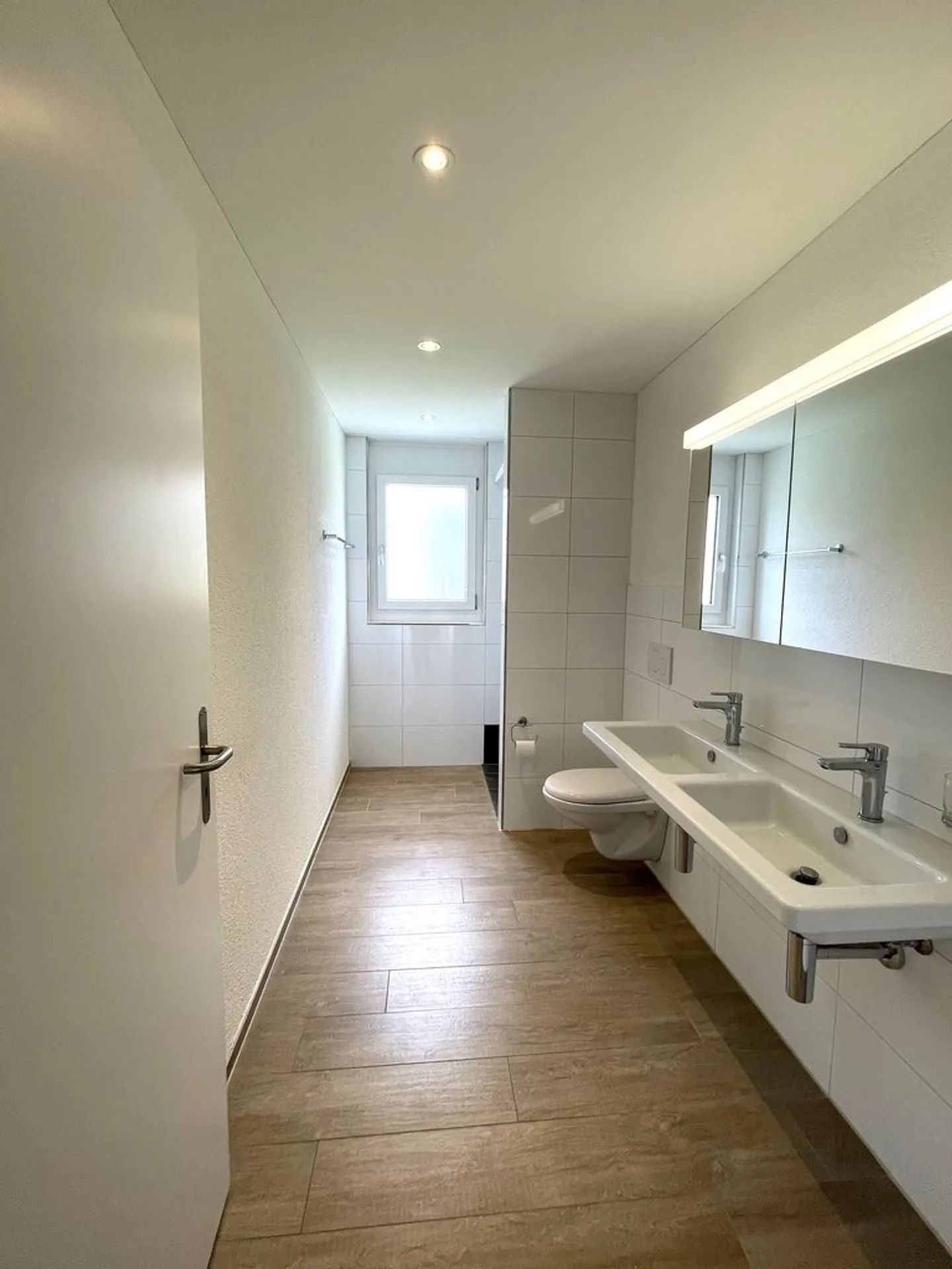 Modern 4.5-Room Apartment - Photo 7 of 9