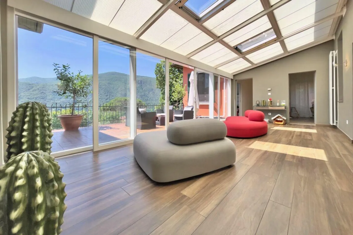 Villa Incantevole con Vista Lago - Foto 3 di 11