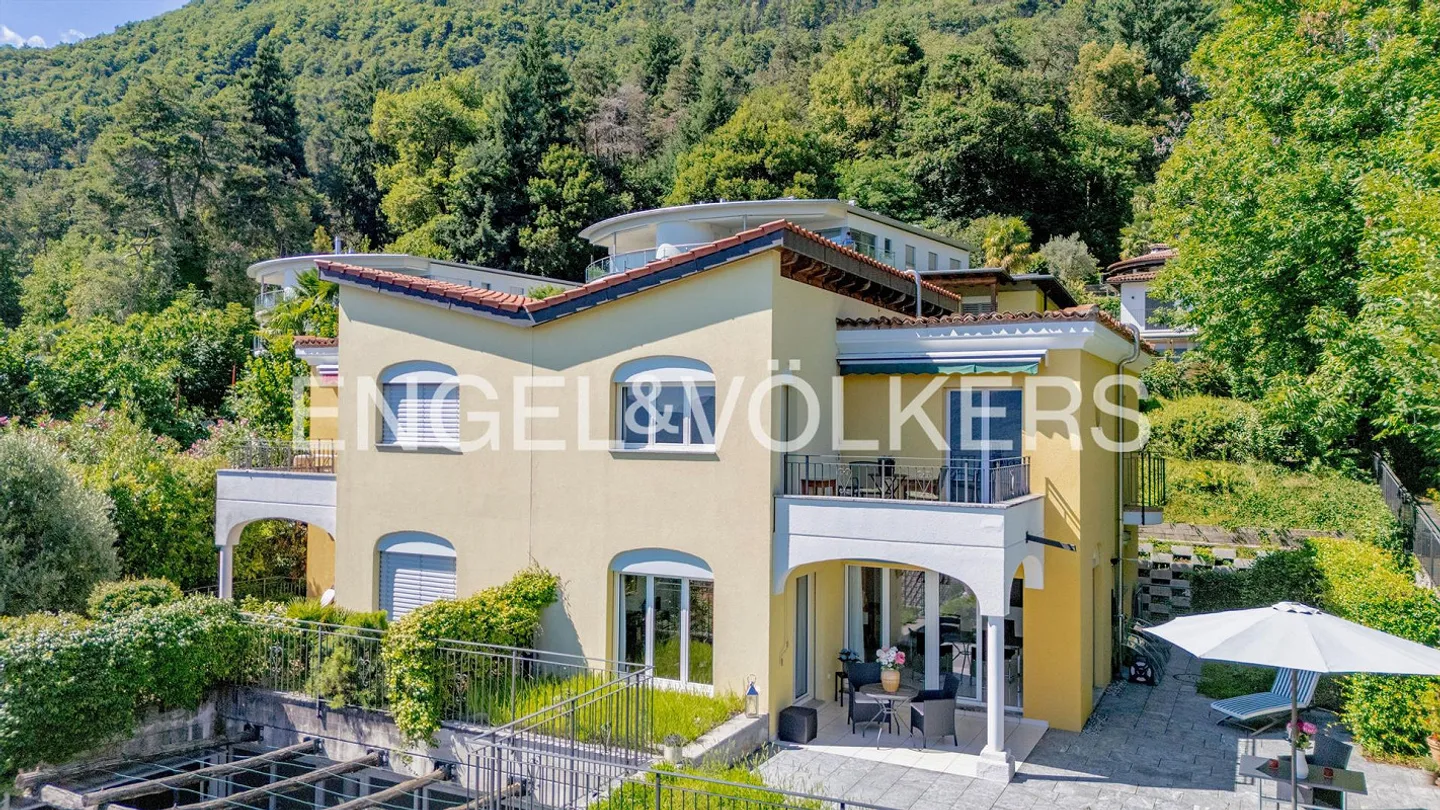 House with panoramic view (66) - Photo 2 of 11