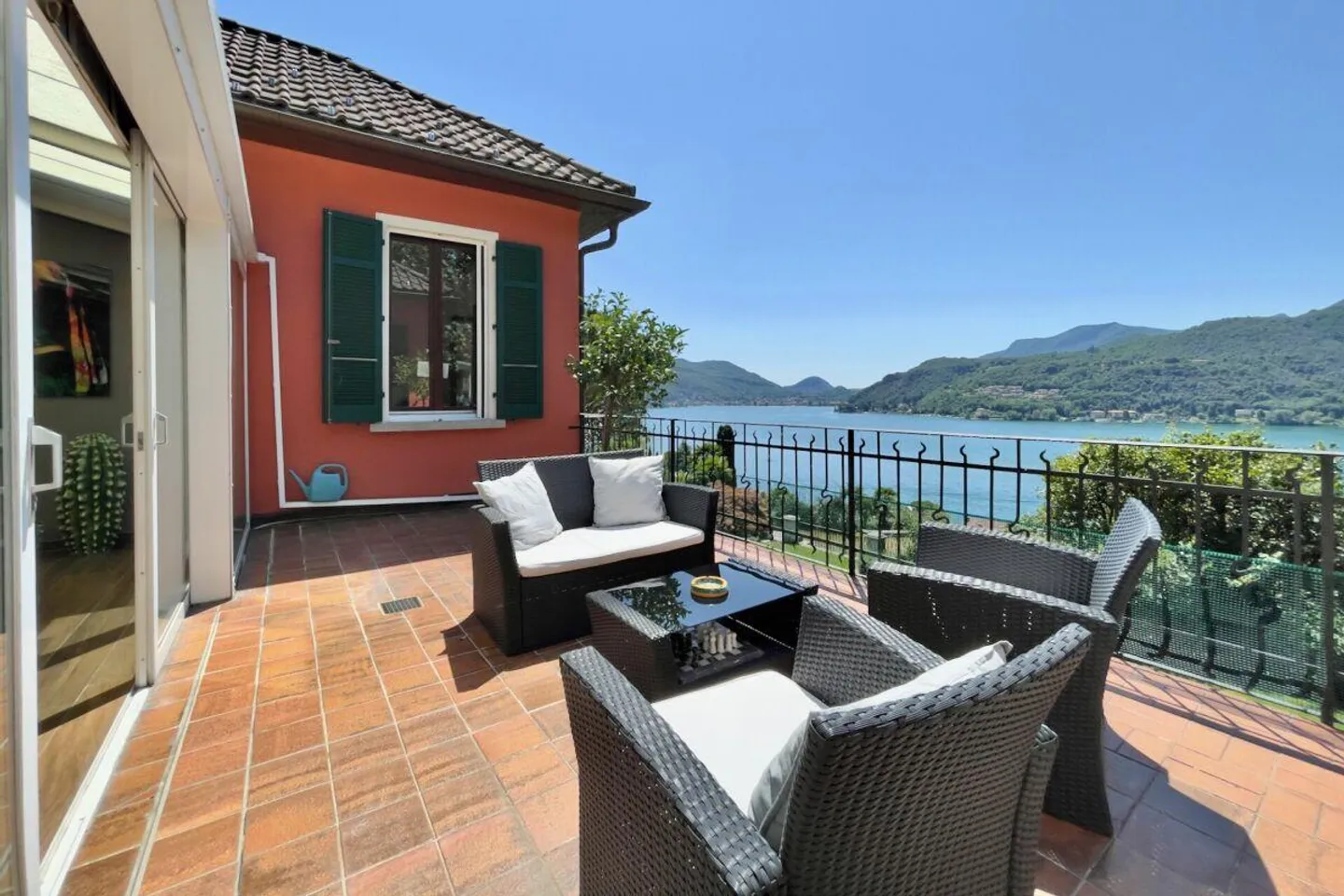 Villa Incantevole con Vista Lago - Foto 6 di 11