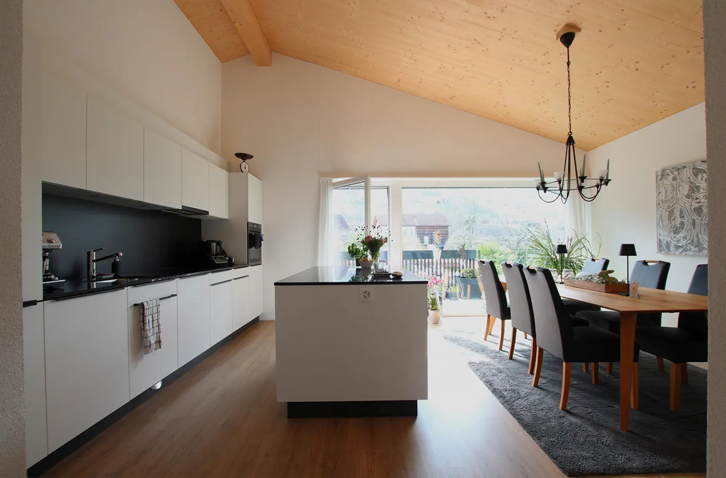 Appartement penthouse exclusif avec grande terrasse sur le toit - Photo 5 sur 23