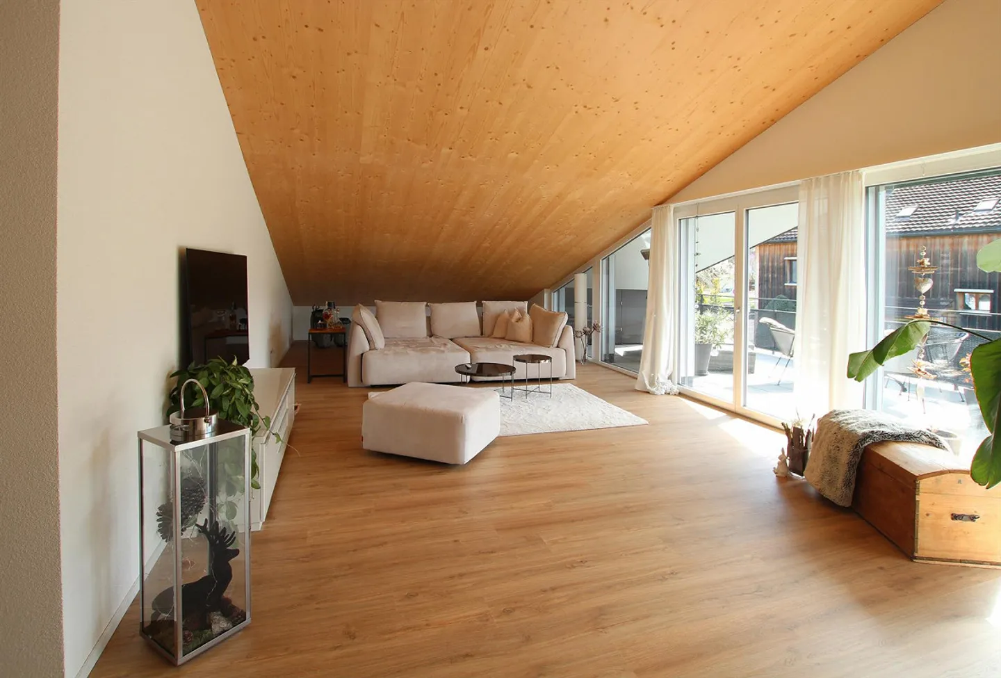 Appartement penthouse exclusif avec grande terrasse sur le toit - Photo 6 sur 23