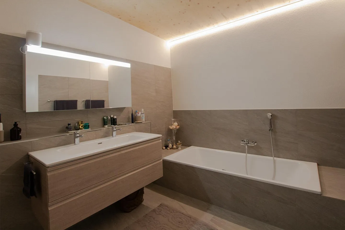 Appartement penthouse exclusif avec grande terrasse sur le toit - Photo 18 sur 23